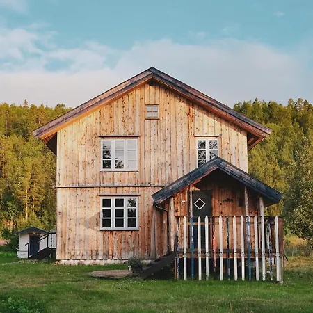 Husky Farm Traditional House At Offtrack Experience Feriehus *