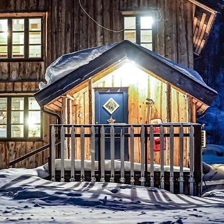 Feriehus Husky Farm Traditional House At Offtrack Experience Overbygd
