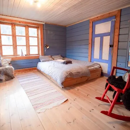 Feriehus Husky Farm Traditional House At Offtrack Experience Overbygd